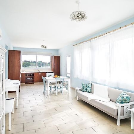 Alcyone Beach House Вороклини Экстерьер фото